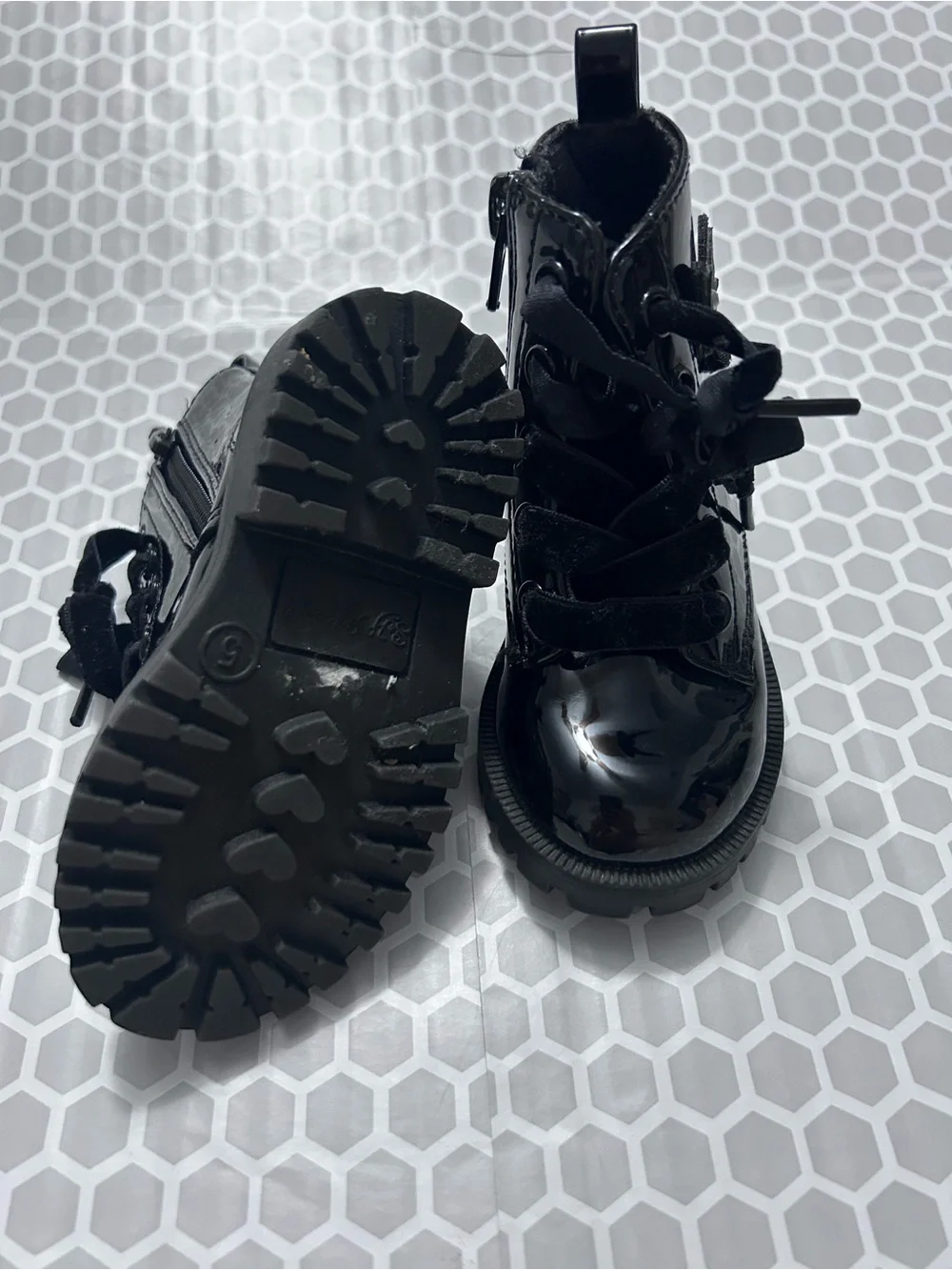 Self Esteem Girls Black Patent Lace-Up Floral Combat Boots. Size 5M